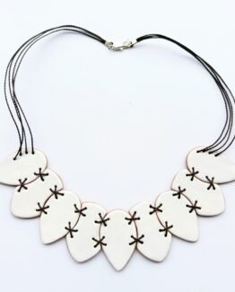 Collar Aimara blanco